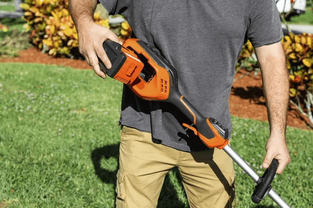 Husqvarna 320iL Trimmer